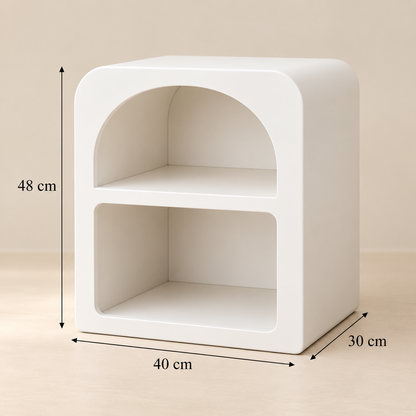 Dimensions de la table de chevet blanche : largeur 40 cm, profondeur 30 cm et hauteur 48 cm