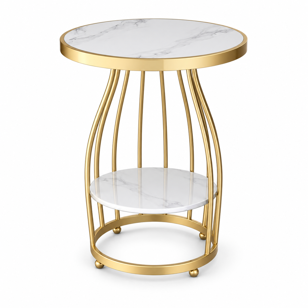Table d’appoint ronde dorée avec plateau effet marbre blanc et tablette basse sur fond blanc