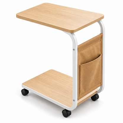 Table d’appoint sur roulettes en bois clair avec structure blanche et poche latérale beige sur fond blanc