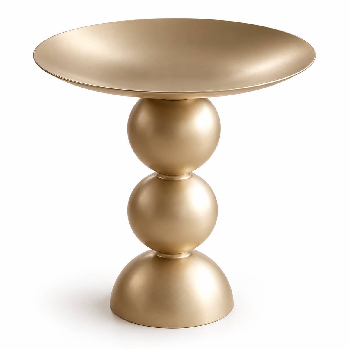 Table d’appoint dorée avec pied à deux sphères et plateau en cuvette sur fond blanc