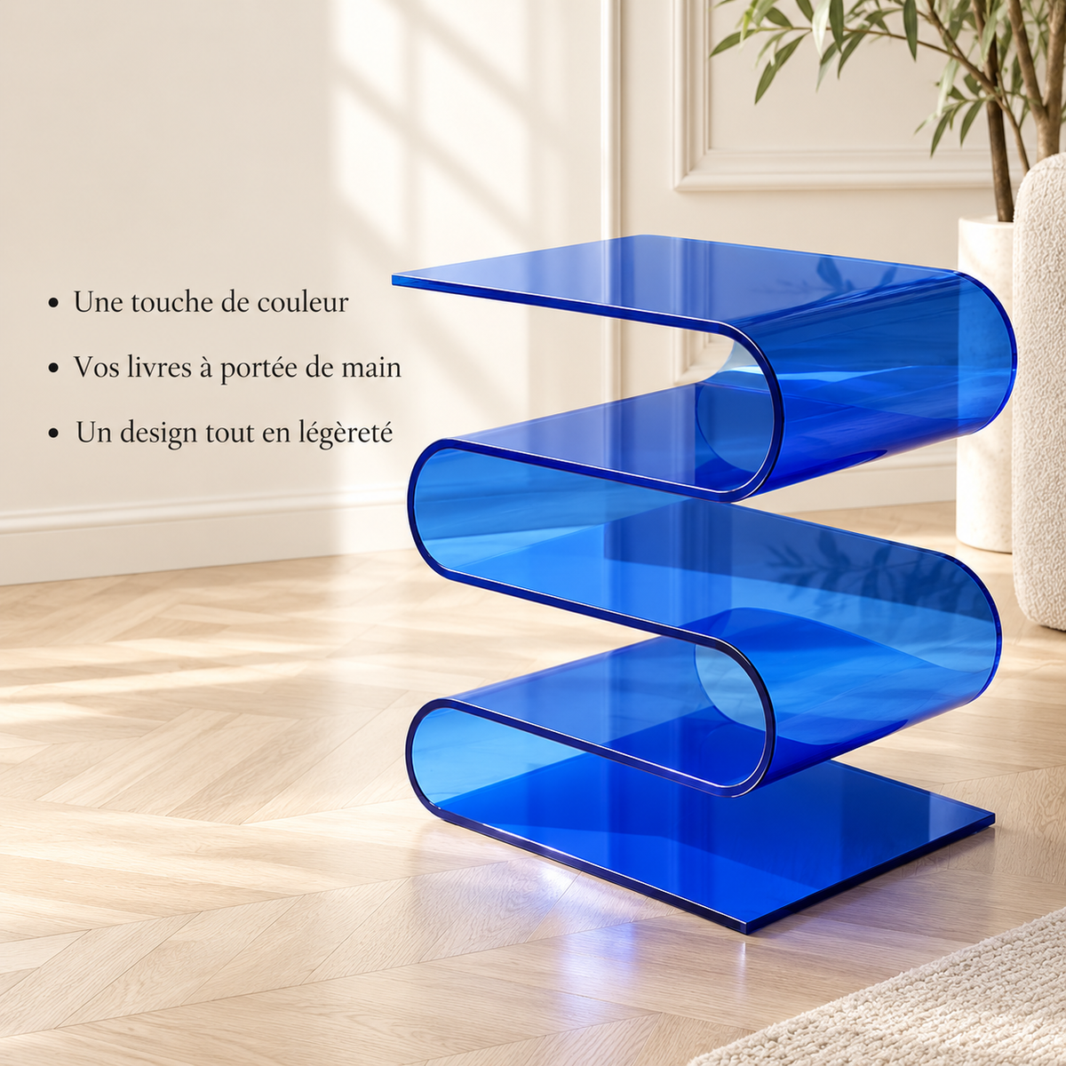Table d’appoint bleue avec trois avantages : touche de couleur, livres à portée de main et design tout en légèreté
